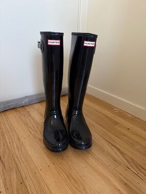 Hunter Glossy Black Knee-High Rain Boots